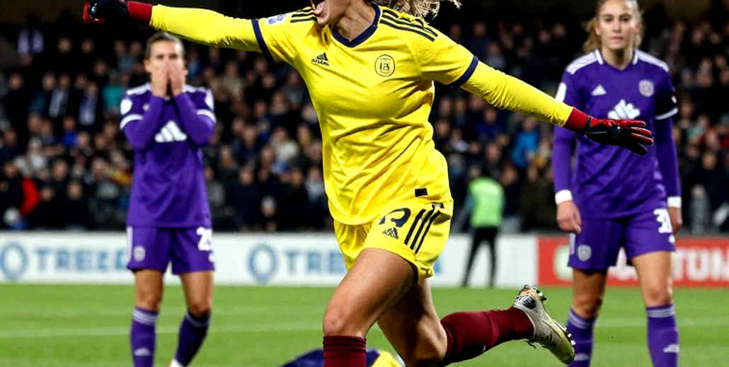 Second Yellow to Red: When the Date Itself Is the Doubt, What Does the Transfer Market Record? Second Yellow to Red: When the Date Itself Is the Doubt, What Does the Transfer Market Record?